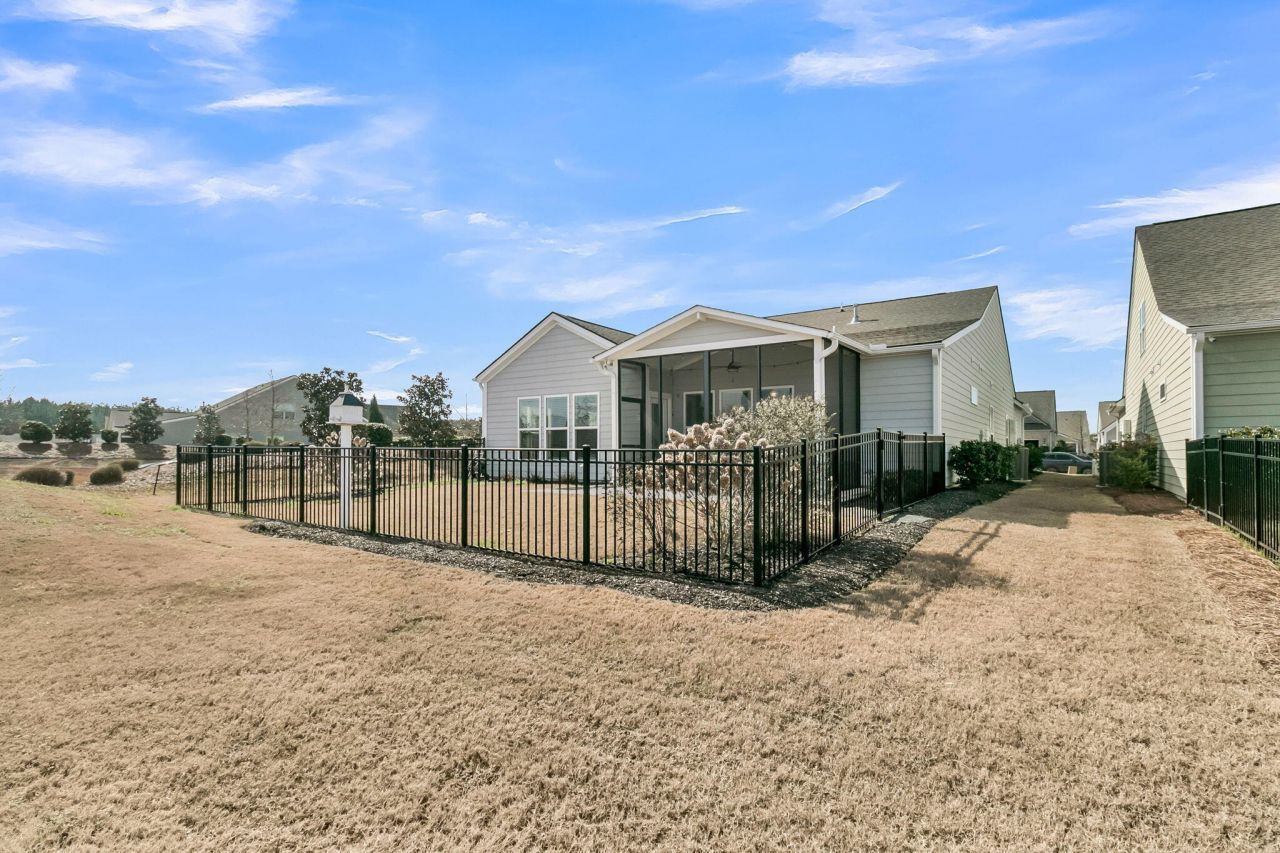 102 Garden Gate Way Photo 44