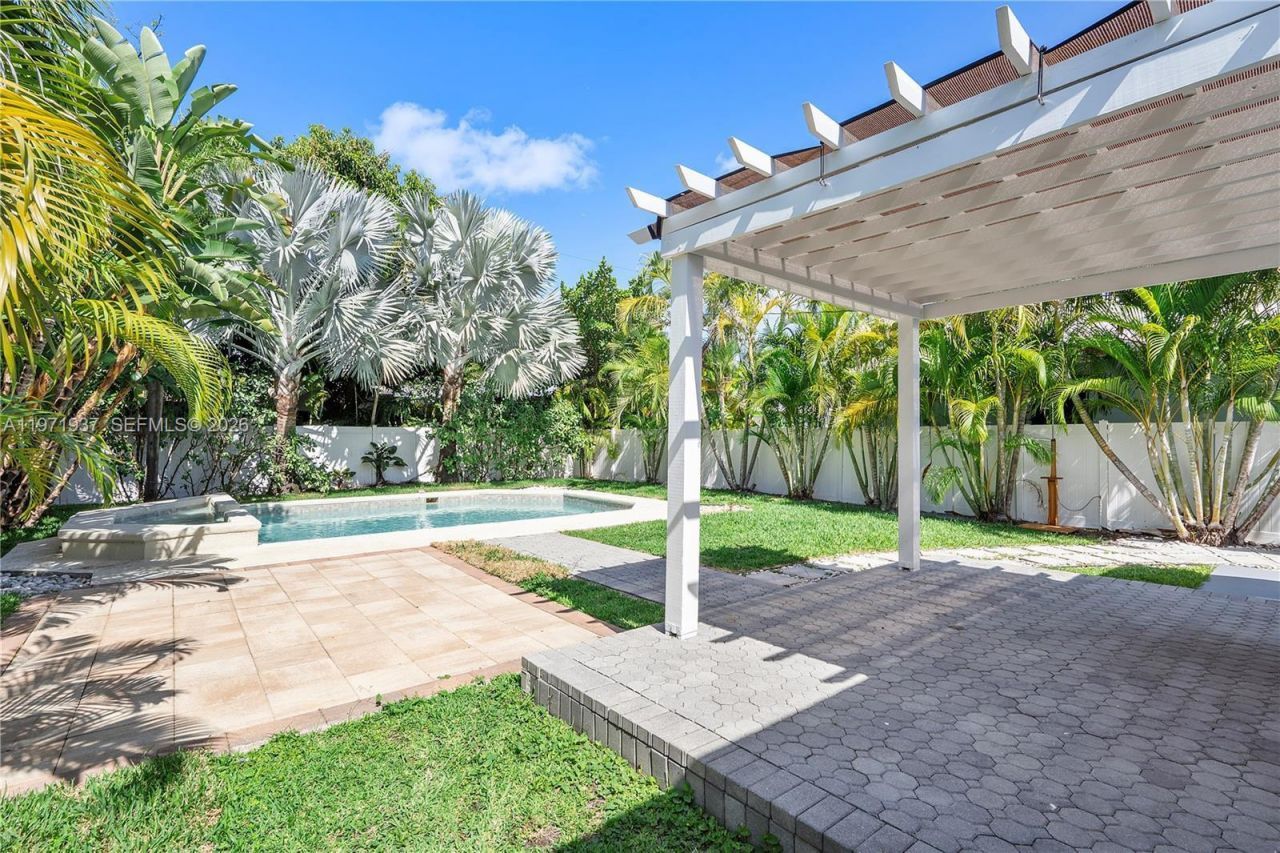 8934 Harding Ave , Surfside, FL 33154 Photo