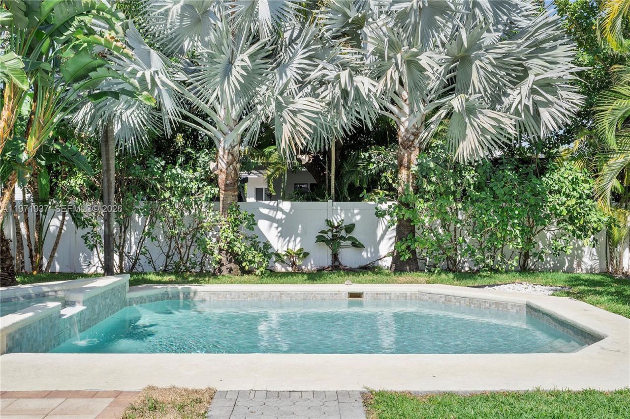 8934 Harding Ave , Surfside, FL 33154 Photo