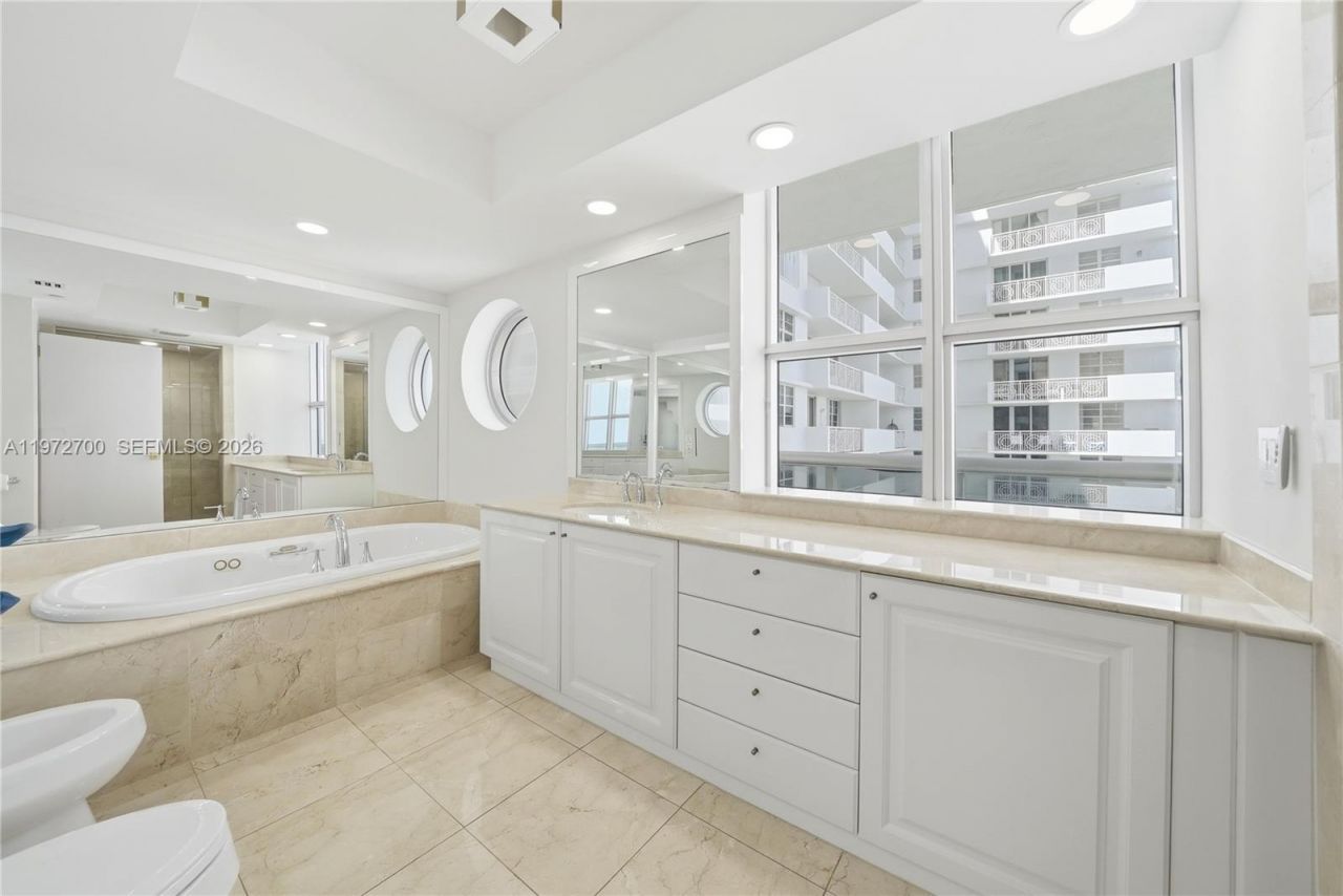 5801 Collins Ave , Unit 700, Miami Beach, FL 33140 Photo