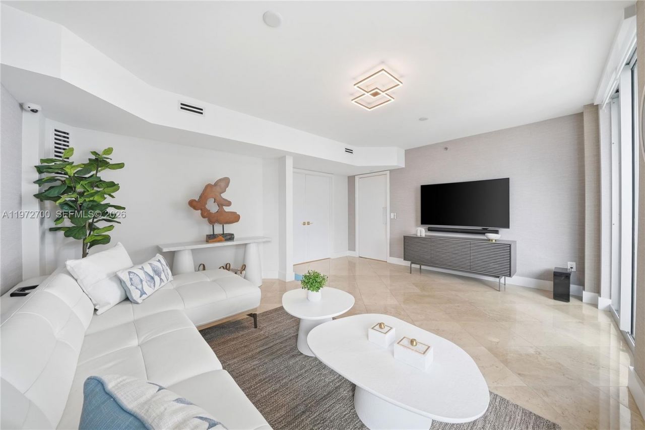 5801 Collins Ave , Unit 700, Miami Beach, FL 33140 Photo