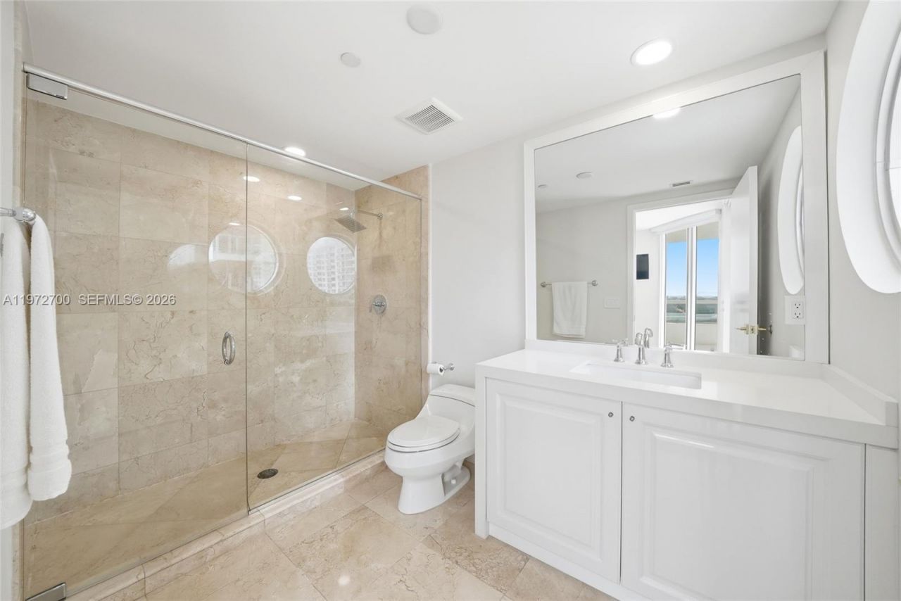 5801 Collins Ave , Unit 700, Miami Beach, FL 33140 Photo
