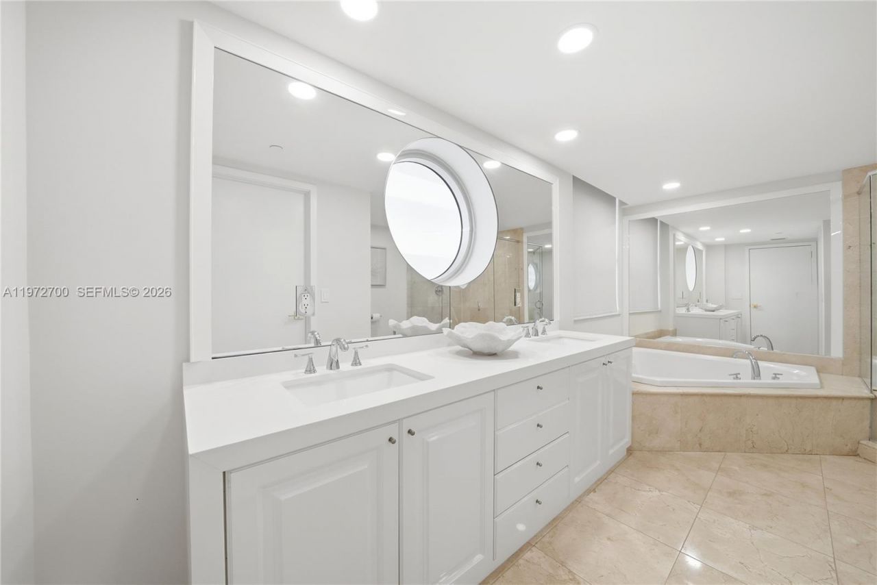 5801 Collins Ave , Unit 700, Miami Beach, FL 33140 Photo