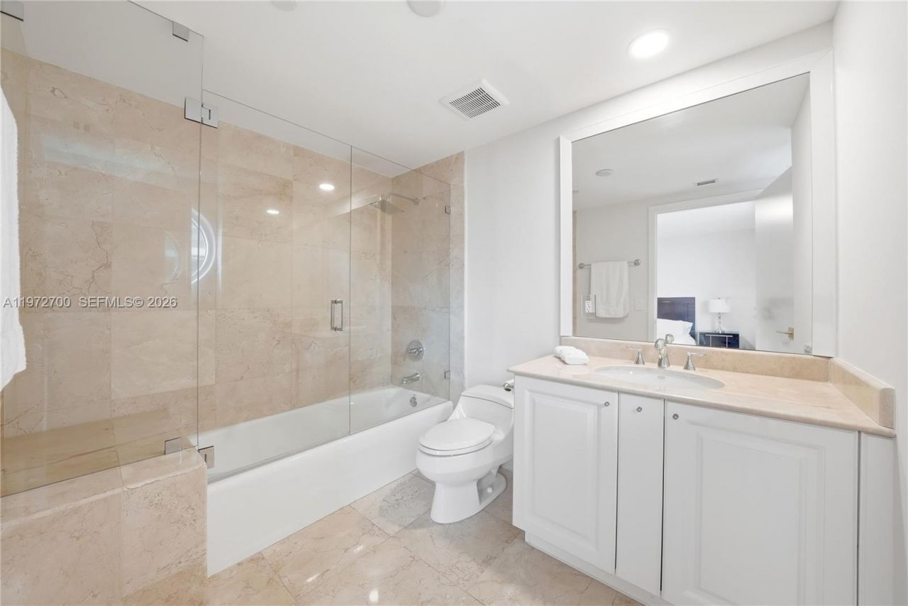 5801 Collins Ave , Unit 700, Miami Beach, FL 33140 Photo