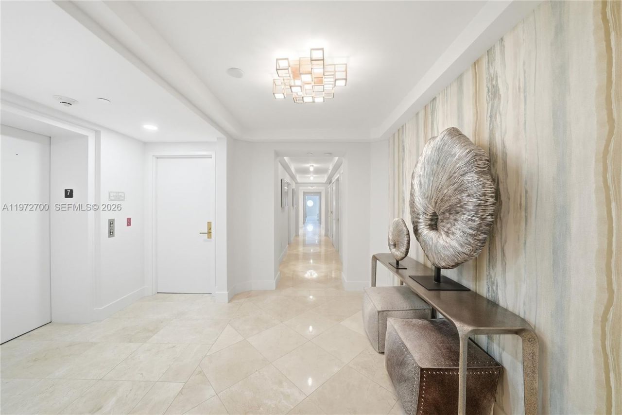 5801 Collins Ave , Unit 700, Miami Beach, FL 33140 Photo