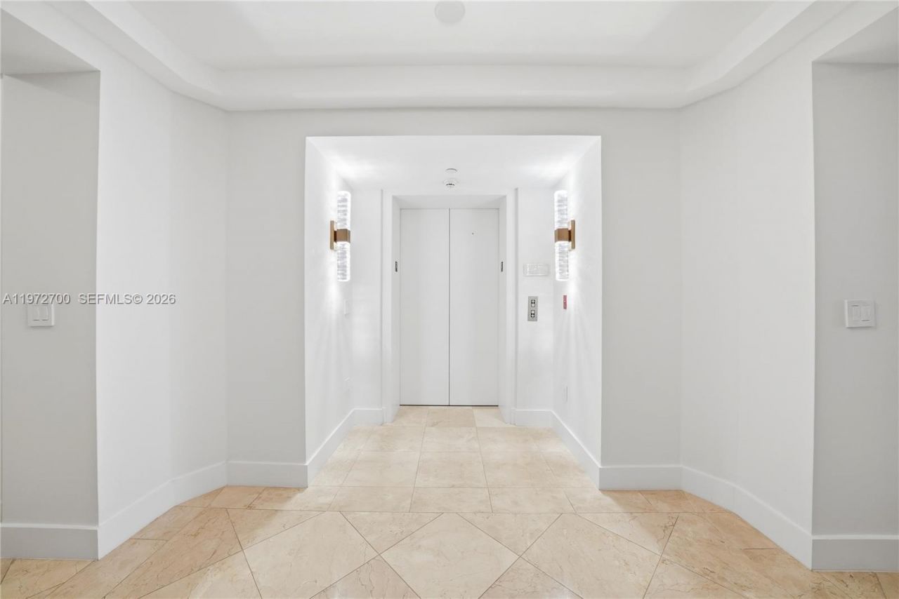 5801 Collins Ave , Unit 700, Miami Beach, FL 33140 Photo