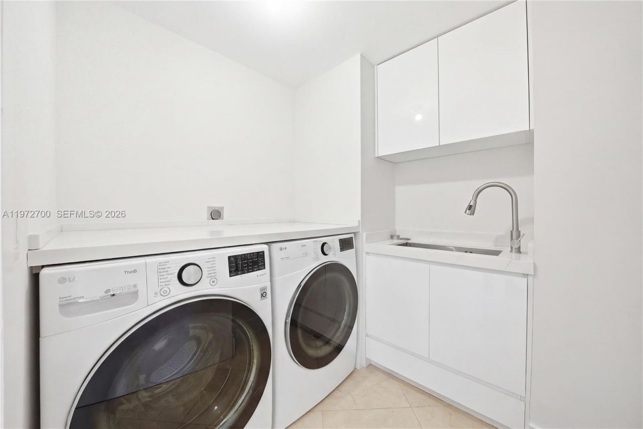 5801 Collins Ave , Unit 700, Miami Beach, FL 33140 Photo