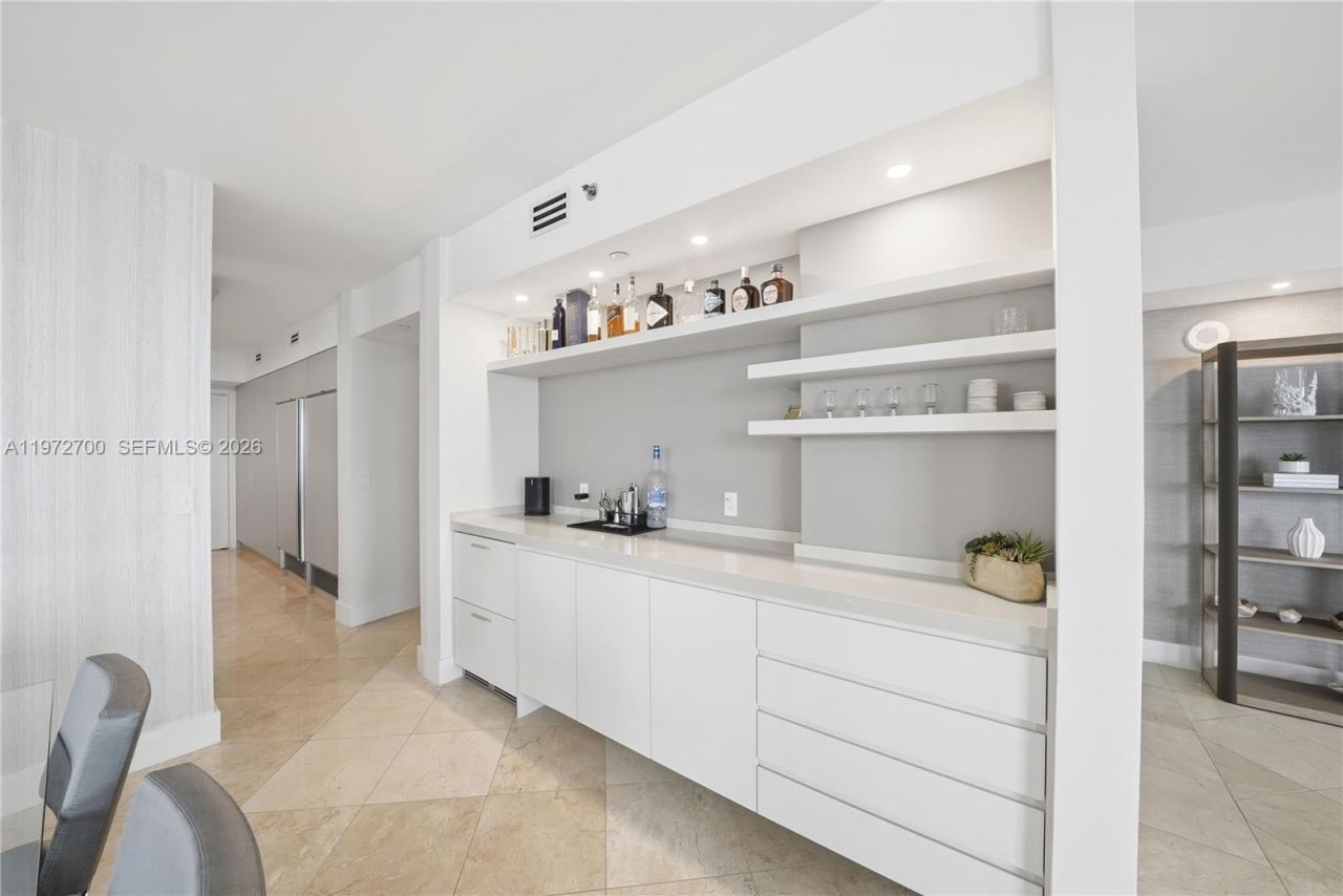 5801 Collins Ave , Unit 700, Miami Beach, FL 33140 Photo