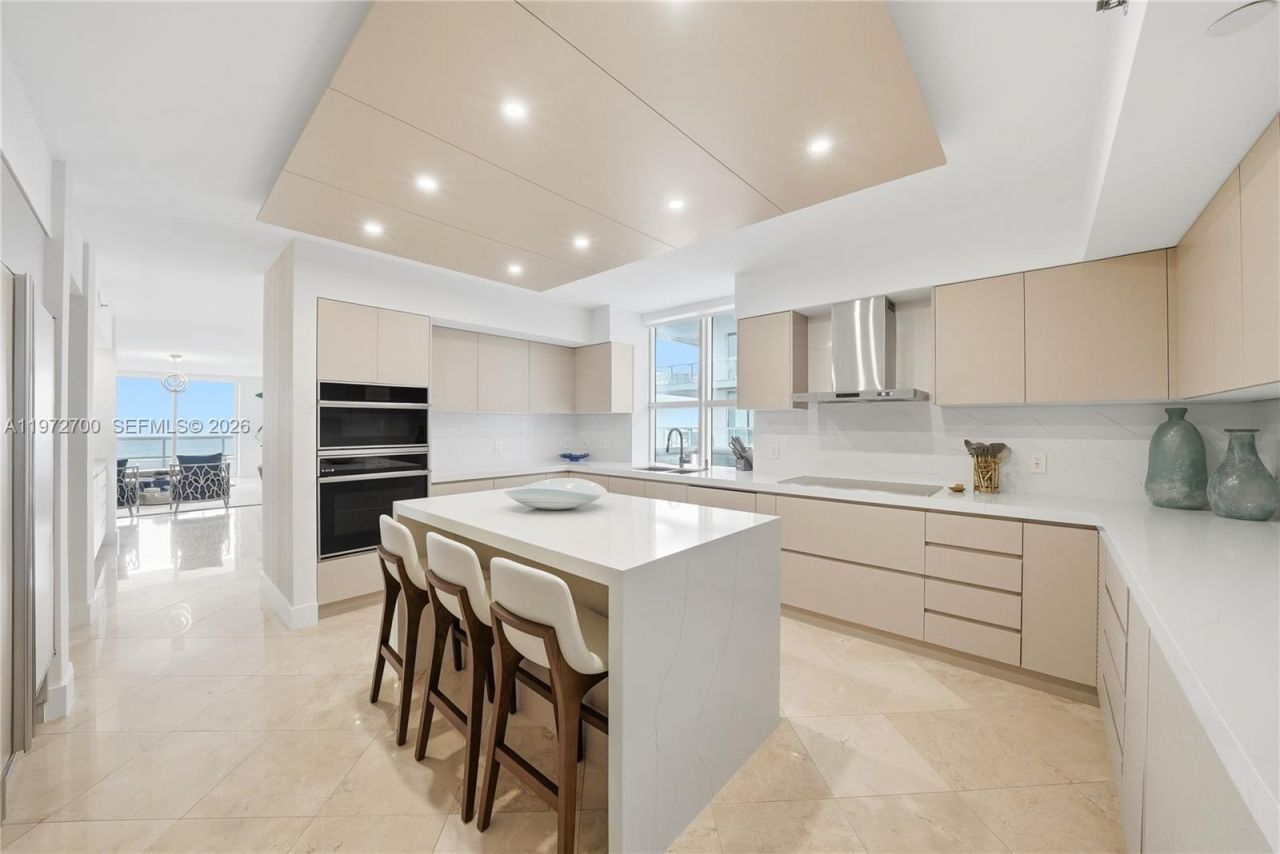 5801 Collins Ave , Unit 700, Miami Beach, FL 33140 Photo