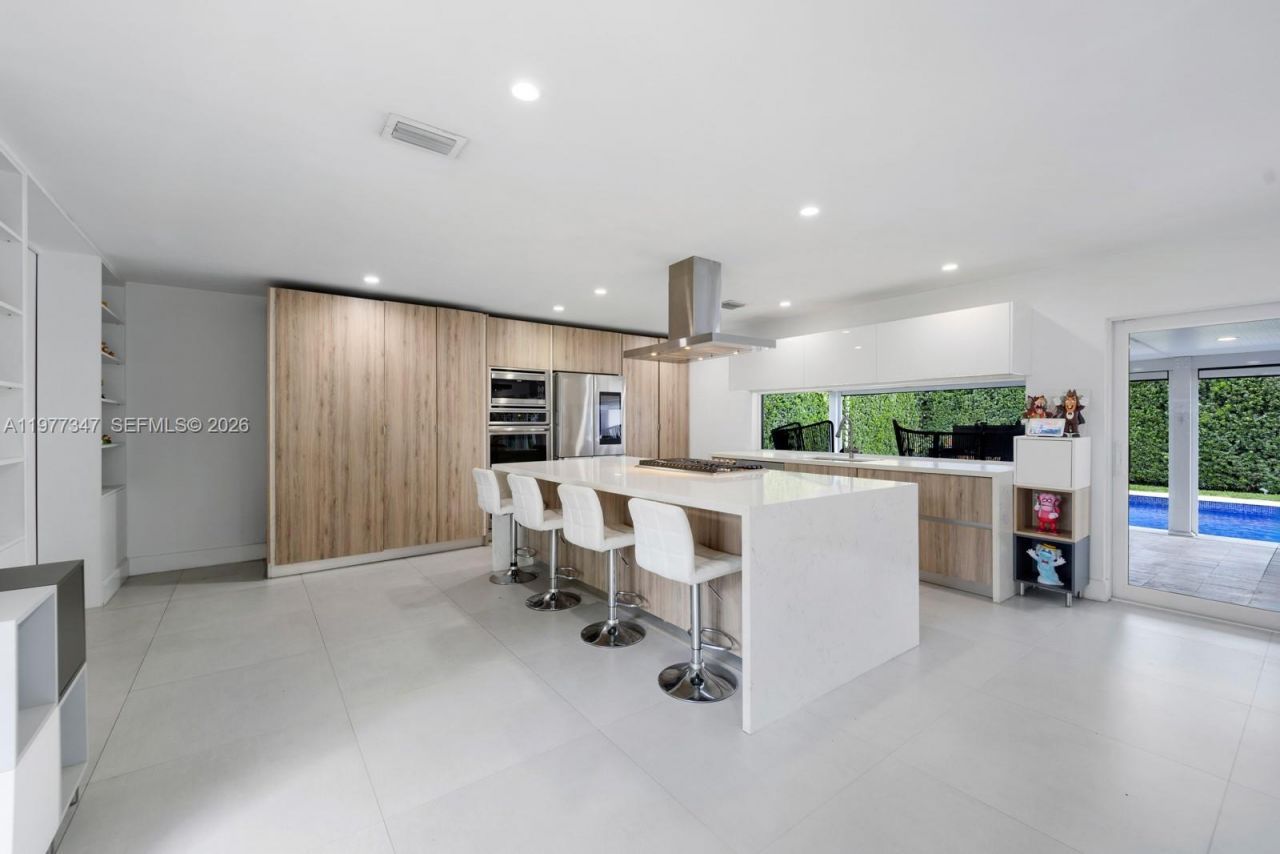 21015 NE 19th Ct , Miami, FL 33179 Photo