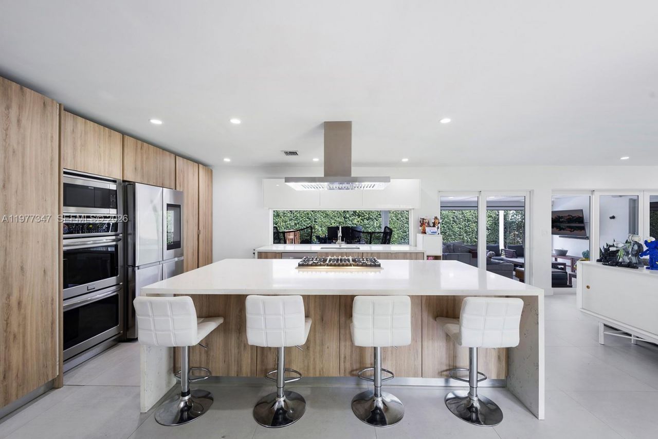 21015 NE 19th Ct , Miami, FL 33179 Photo