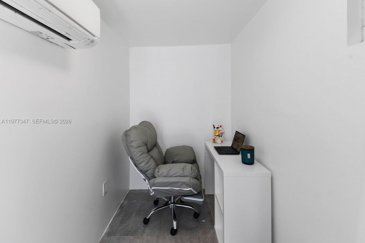 21015 NE 19th Ct , Miami, FL 33179 Photo