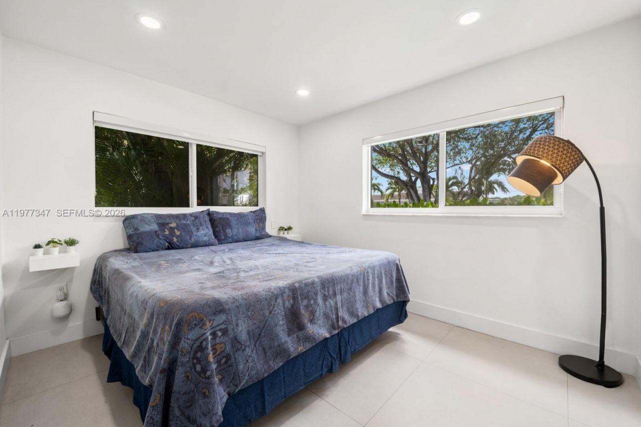 21015 NE 19th Ct , Miami, FL 33179 Photo