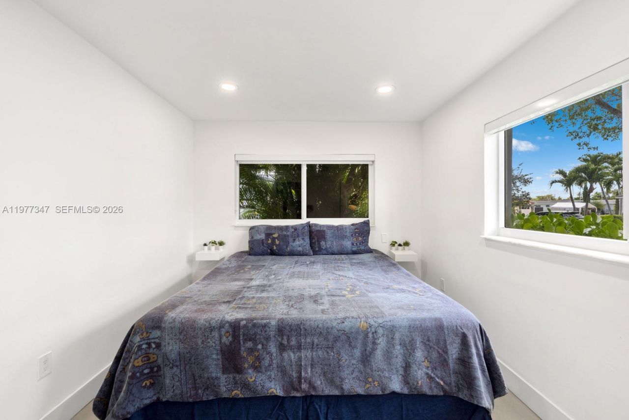 21015 NE 19th Ct , Miami, FL 33179 Photo