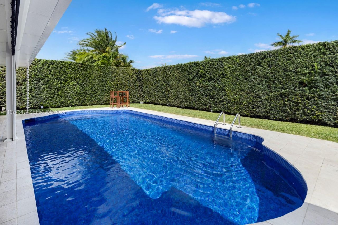 21015 NE 19th Ct , Miami, FL 33179 Photo