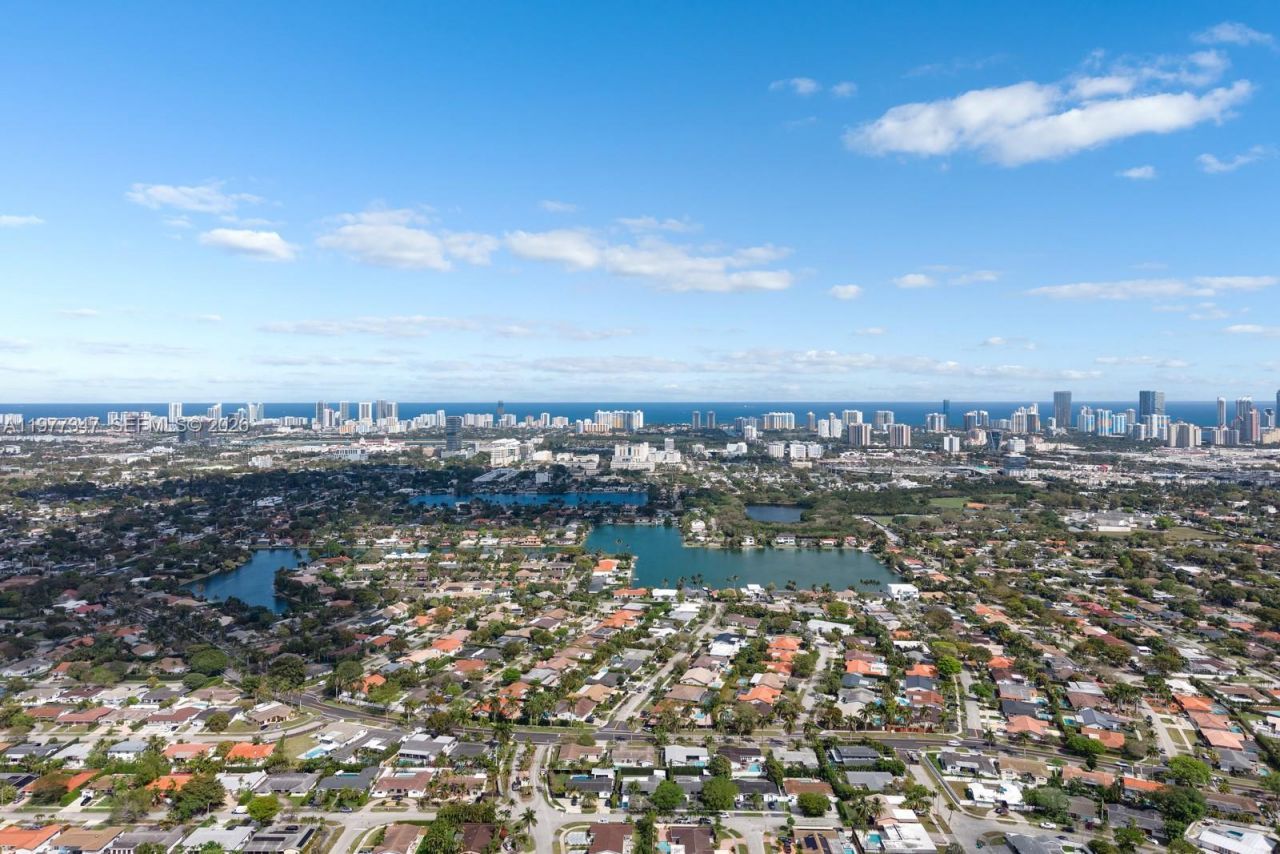 21015 NE 19th Ct , Miami, FL 33179 Photo