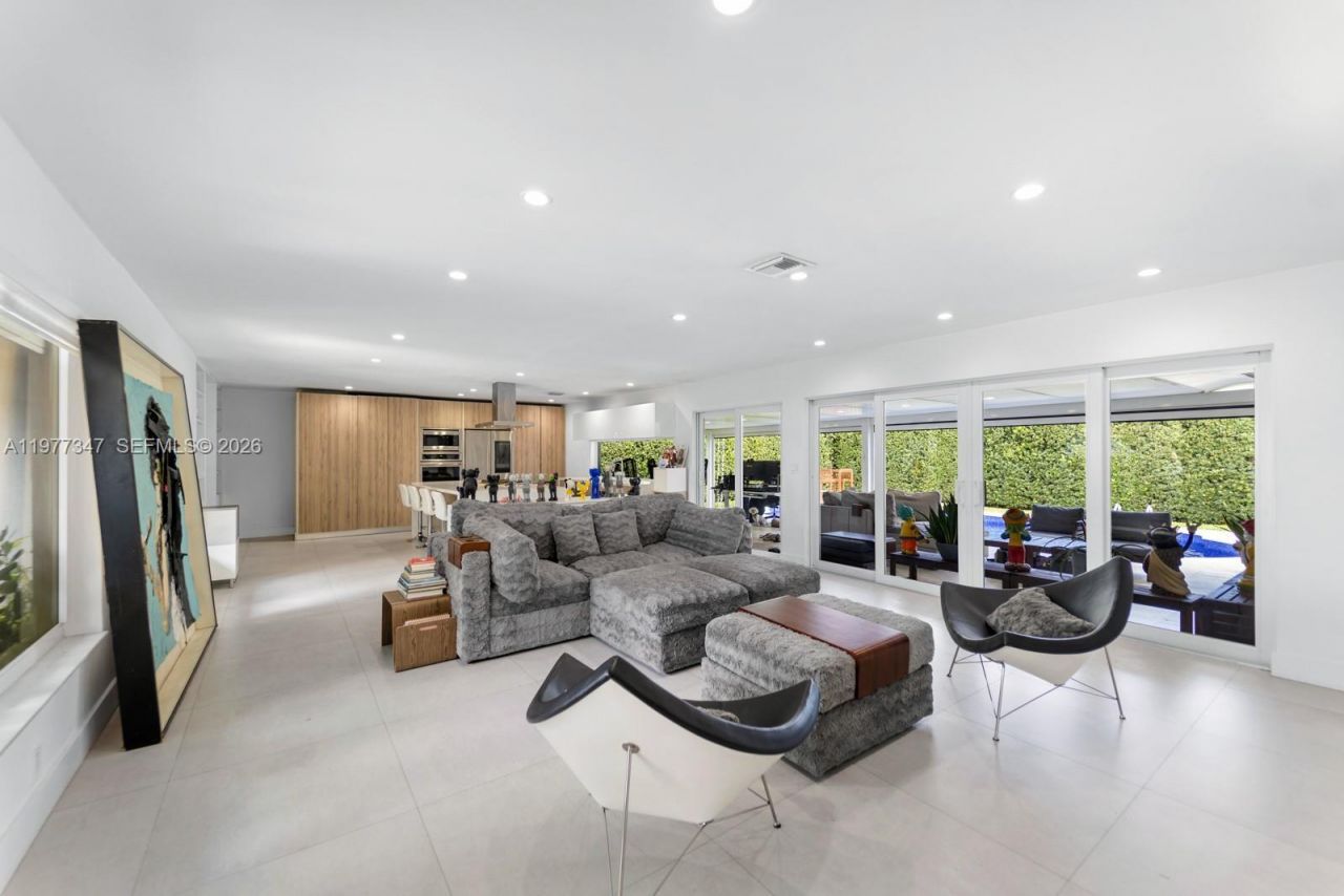 21015 NE 19th Ct , Miami, FL 33179 Photo