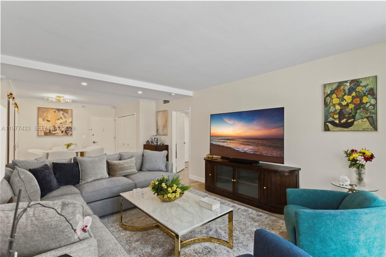 5700 Collins Ave , Unit 3A, Miami Beach, FL 33140 Photo