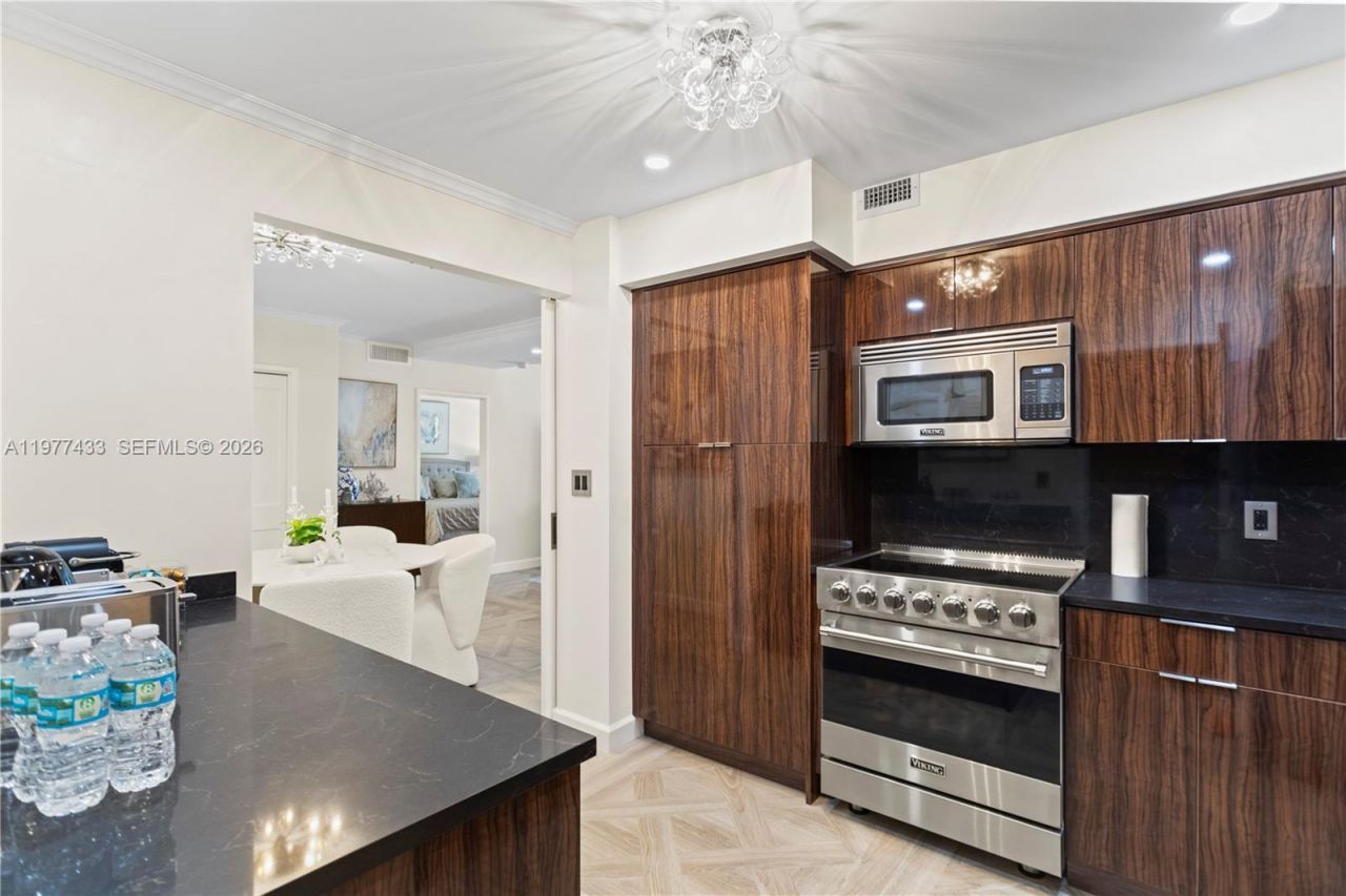 5700 Collins Ave , Unit 3A, Miami Beach, FL 33140 Photo