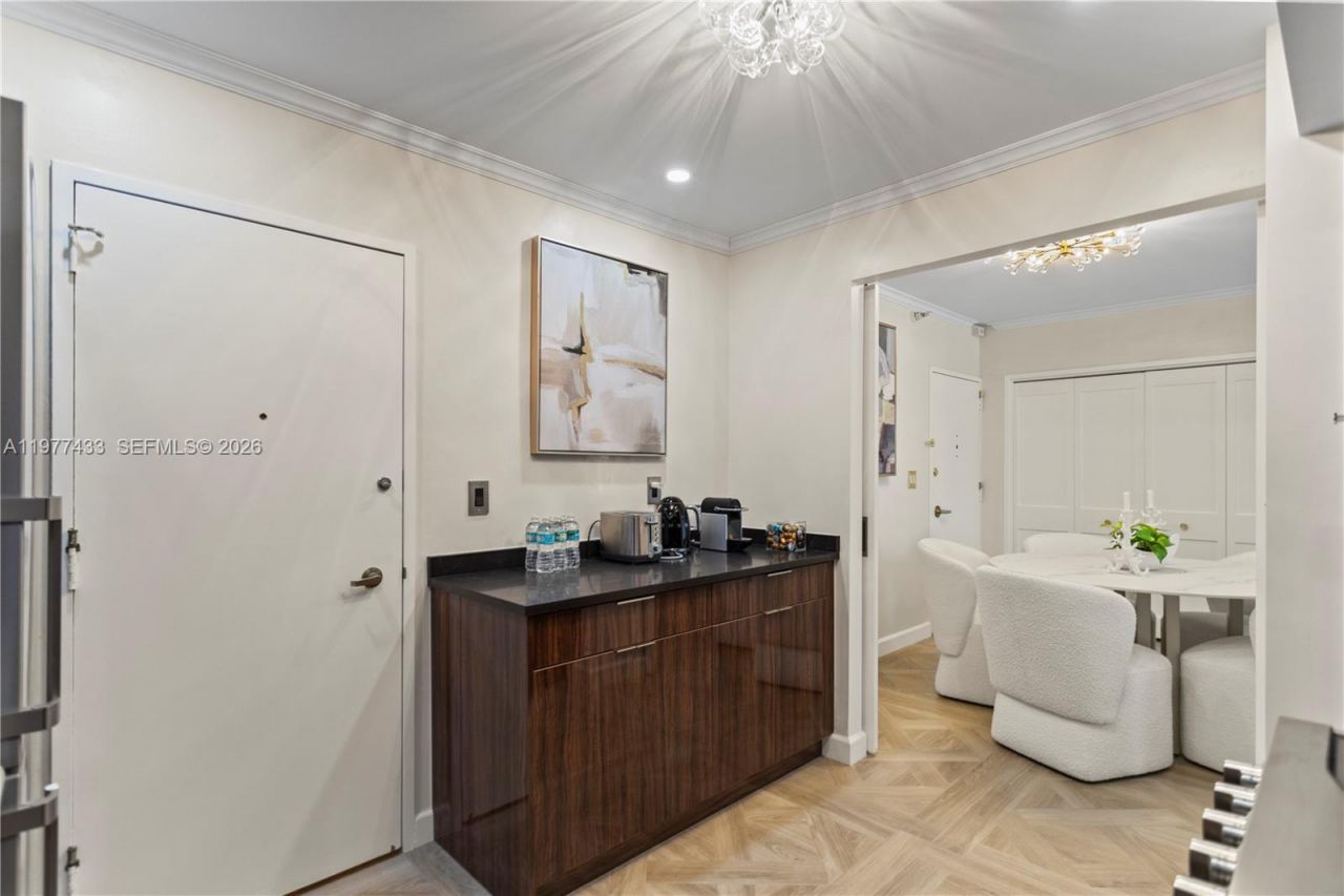 5700 Collins Ave , Unit 3A, Miami Beach, FL 33140 Photo