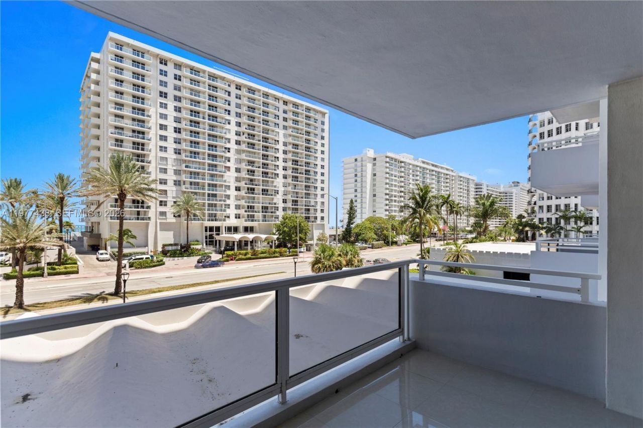 5700 Collins Ave , Unit 3A, Miami Beach, FL 33140 Photo