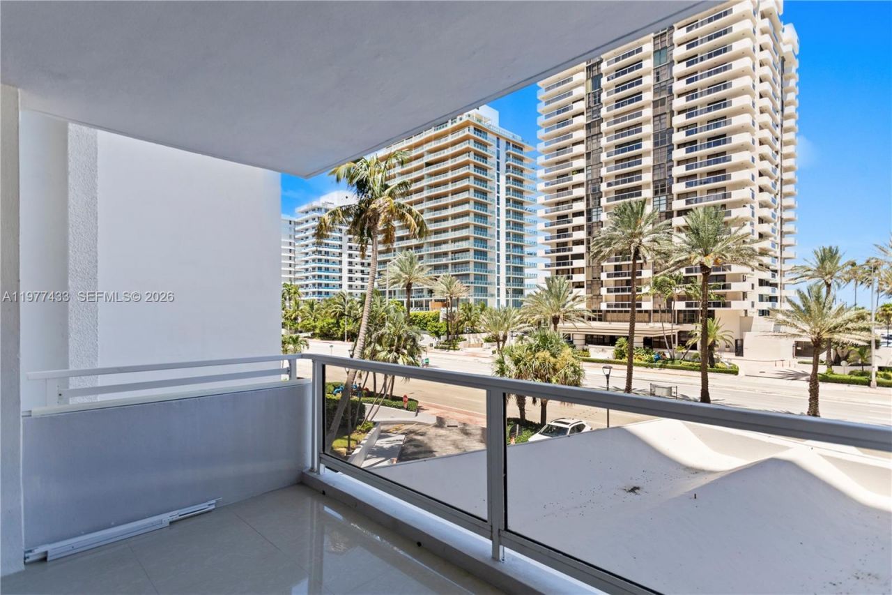 5700 Collins Ave , Unit 3A, Miami Beach, FL 33140 Photo