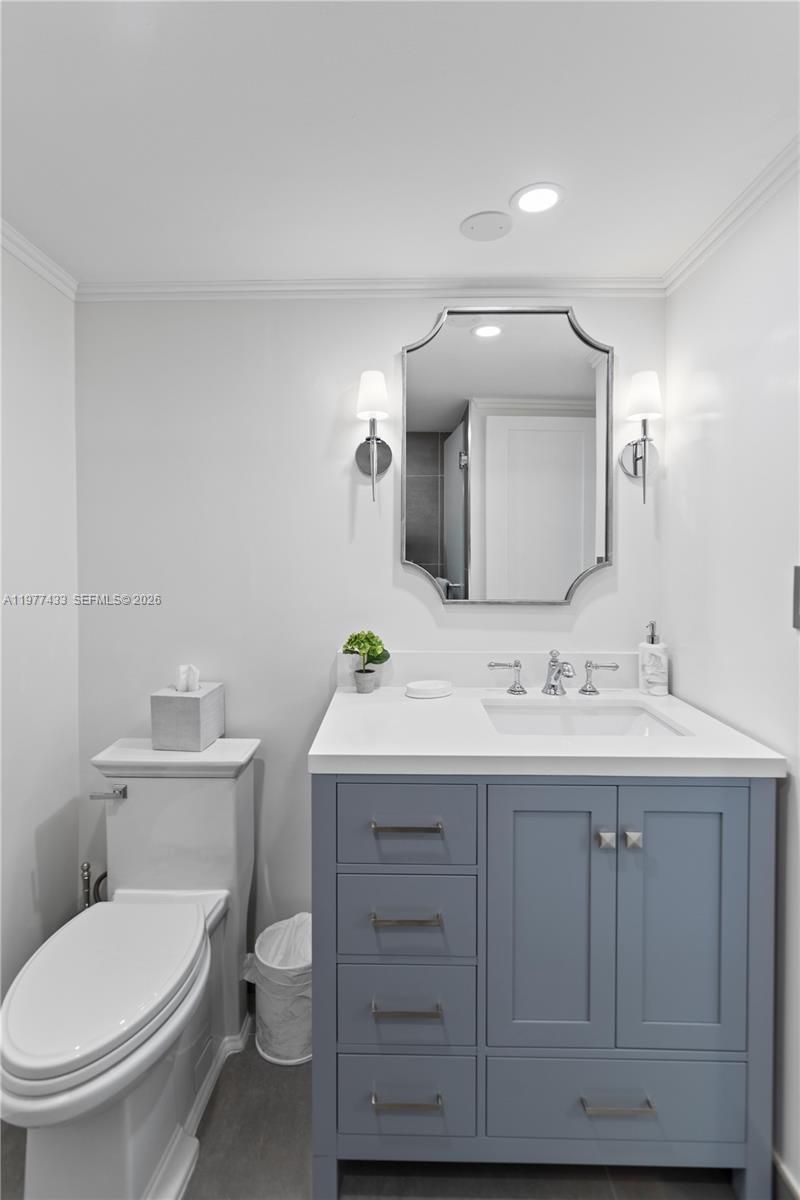 5700 Collins Ave , Unit 3A, Miami Beach, FL 33140 Photo