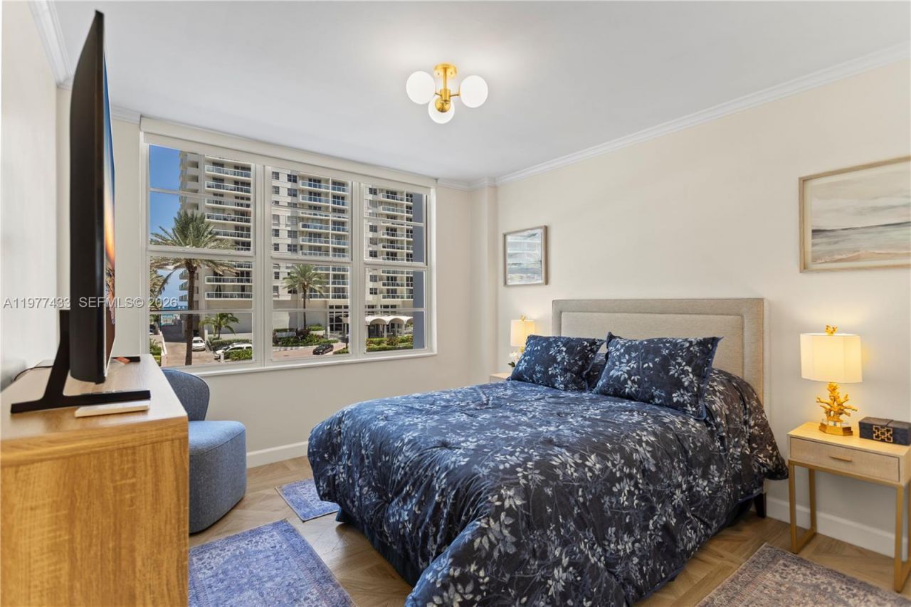 5700 Collins Ave , Unit 3A, Miami Beach, FL 33140 Photo