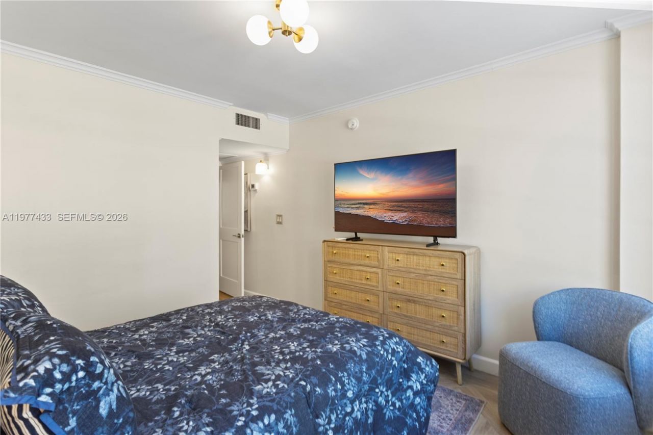 5700 Collins Ave , Unit 3A, Miami Beach, FL 33140 Photo