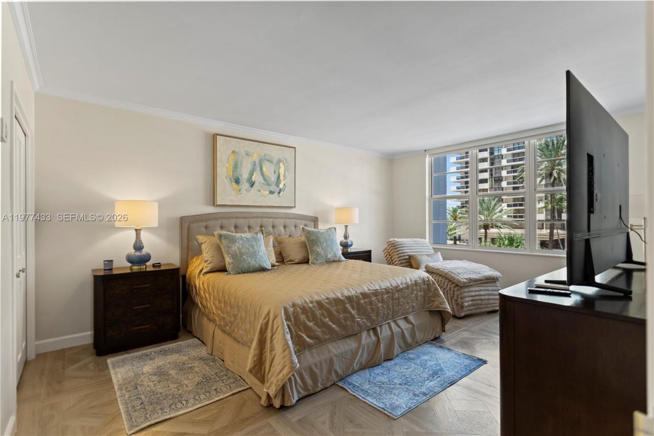 5700 Collins Ave , Unit 3A, Miami Beach, FL 33140 Photo