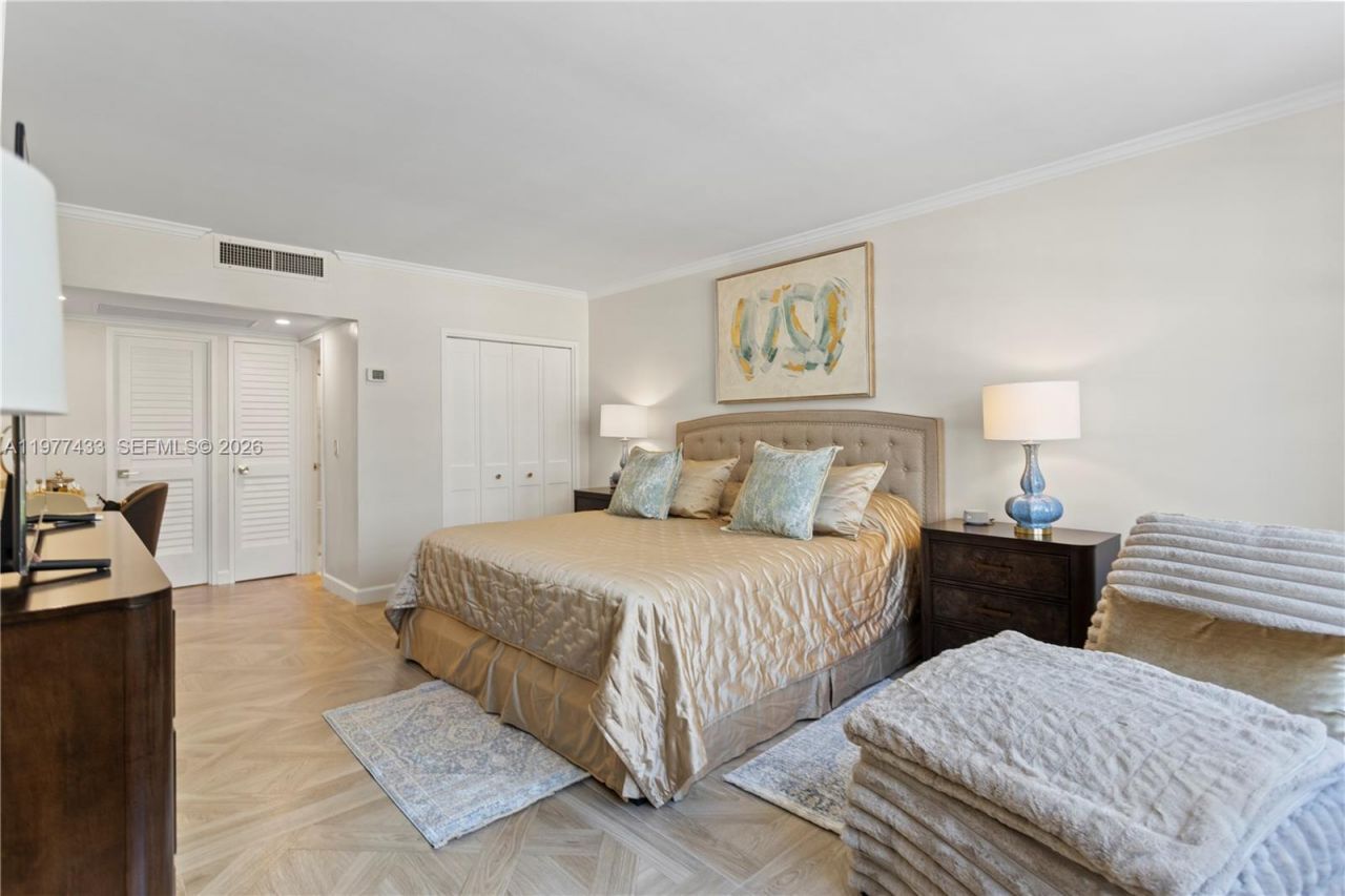 5700 Collins Ave , Unit 3A, Miami Beach, FL 33140 Photo