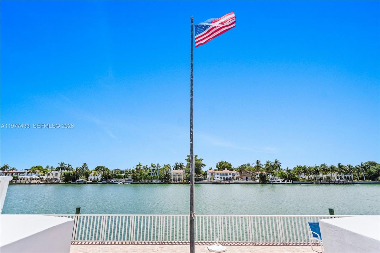 5700 Collins Ave , Unit 3A, Miami Beach, FL 33140 Photo