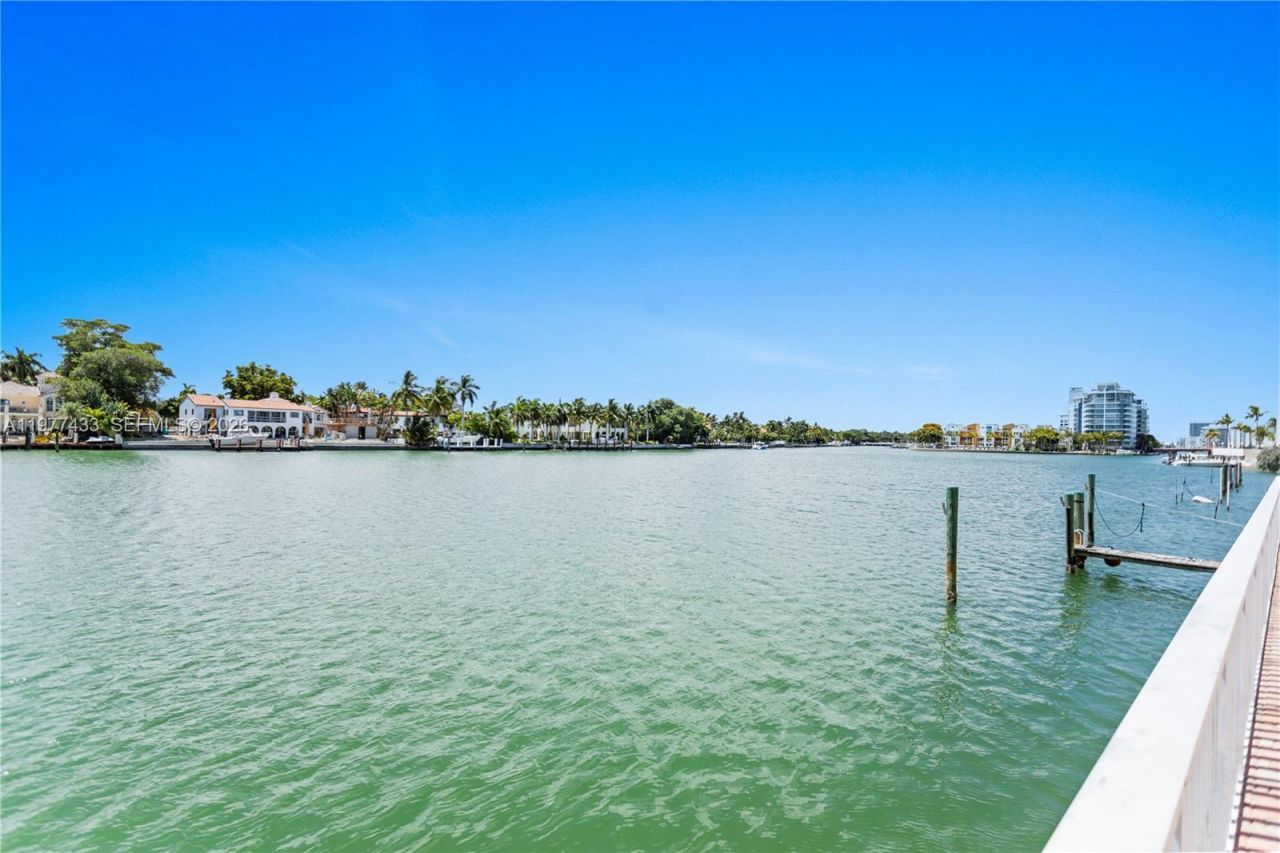 5700 Collins Ave , Unit 3A, Miami Beach, FL 33140 Photo