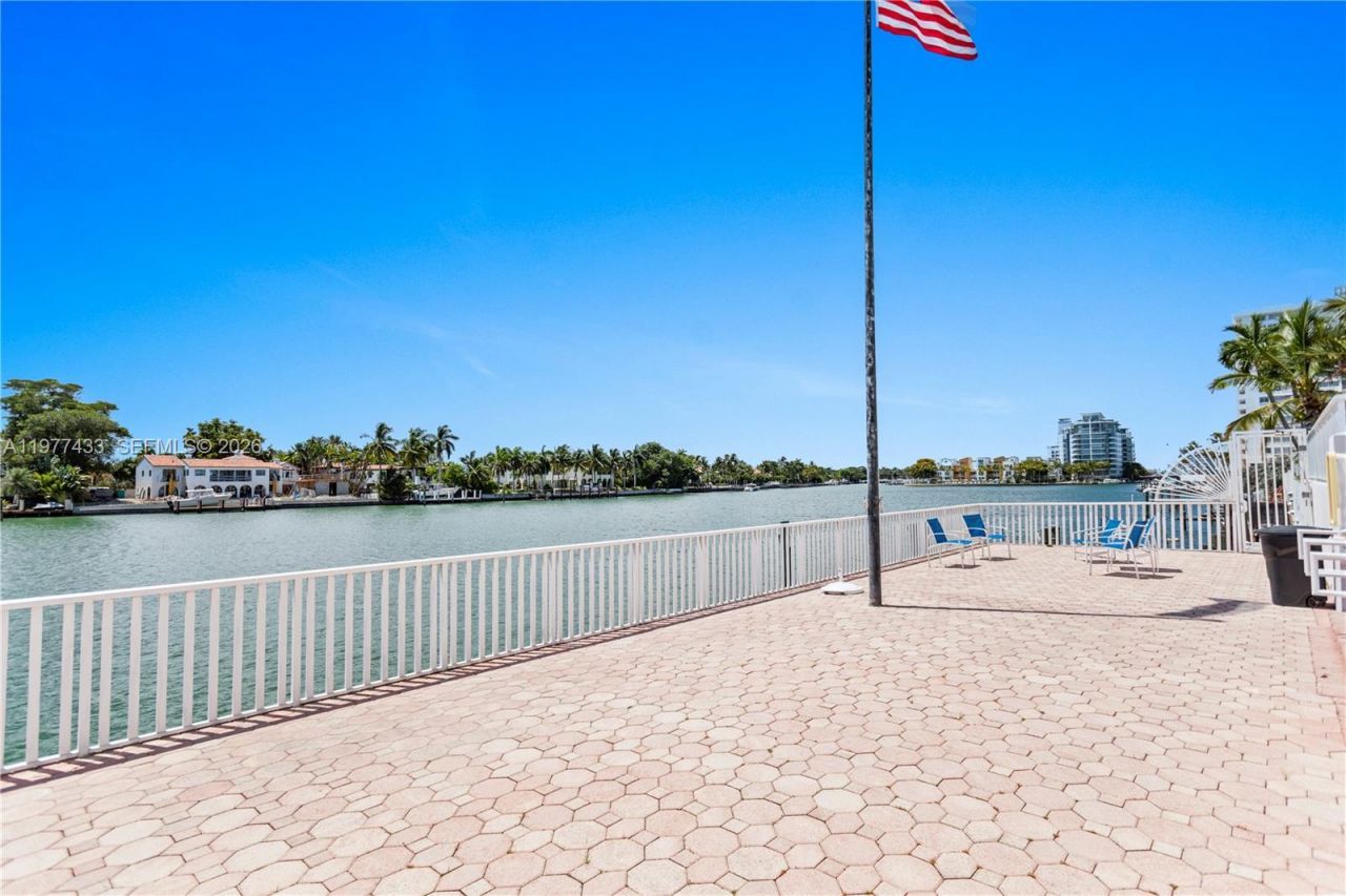 5700 Collins Ave , Unit 3A, Miami Beach, FL 33140 Photo