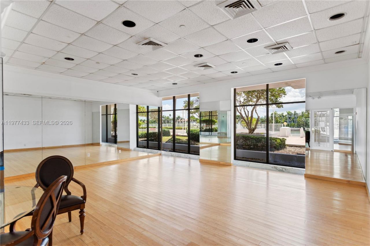 5700 Collins Ave , Unit 3A, Miami Beach, FL 33140 Photo