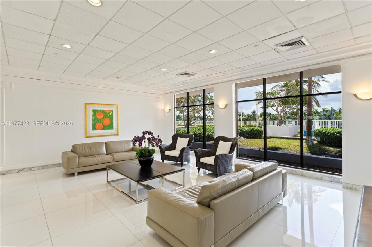 5700 Collins Ave , Unit 3A, Miami Beach, FL 33140 Photo