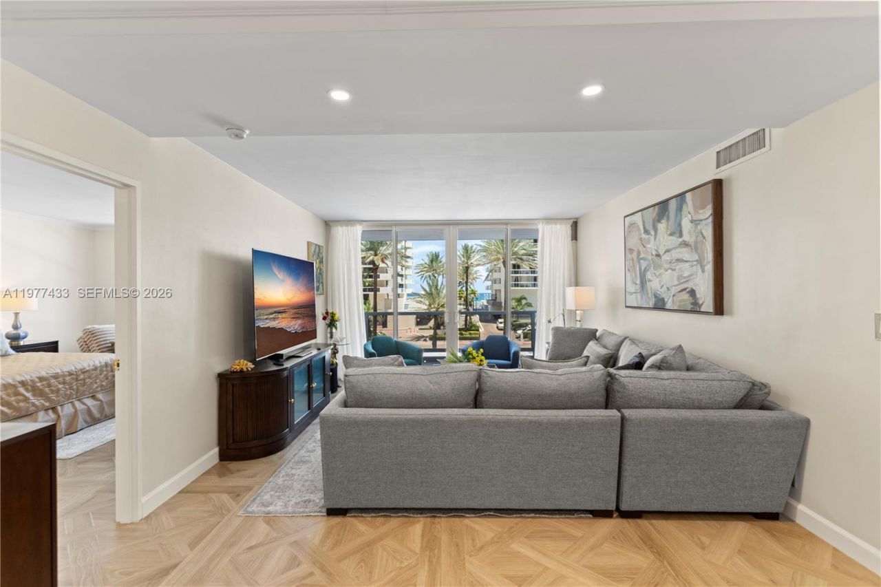 5700 Collins Ave , Unit 3A, Miami Beach, FL 33140 Photo