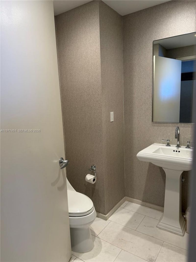 551 N Fort Lauderdale Beach Blvd, Unit R2201, Fort Lauderdale, FL 33304 Photo