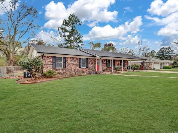 217 Hermlee Street, Hot Springs, AR 71913