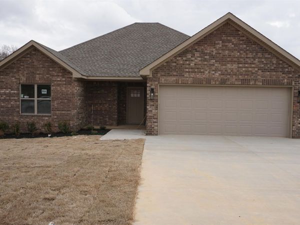 2105 Luke Cv, Jonesboro, AR 72404