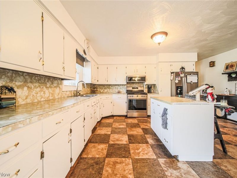 9718 James Road , Fredericksburg, OH 44627 Photo 13