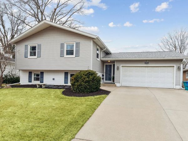 2501 2nd Street, Moline, IL 61265