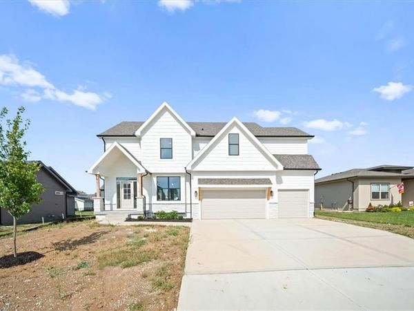 2614 SW Firefly Lane, Lee's Summit, MO 64082