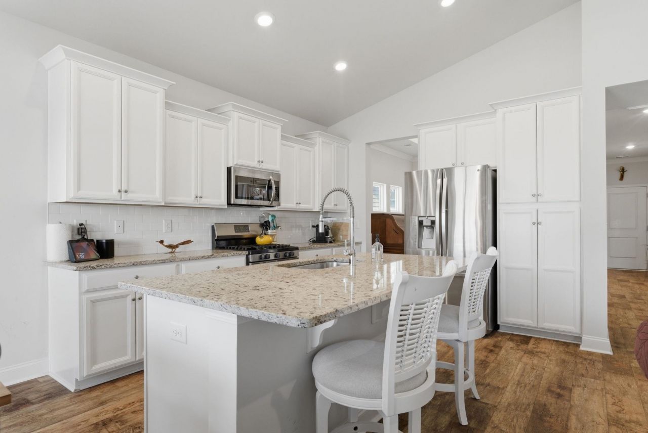 5306 Abbey Park Loop Photo 9