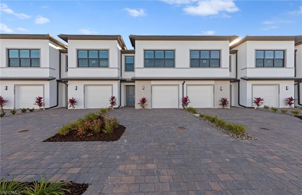 27899 Radiant Ct, Bonita Springs, FL 34135 Photo