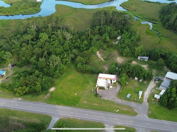 16481 Us-90 , Pearlington, MS 39572