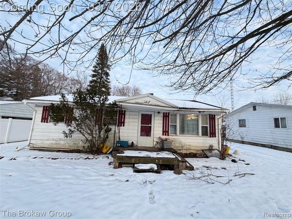1417 Mintola Avenue, Flint Twp, MI 48532
