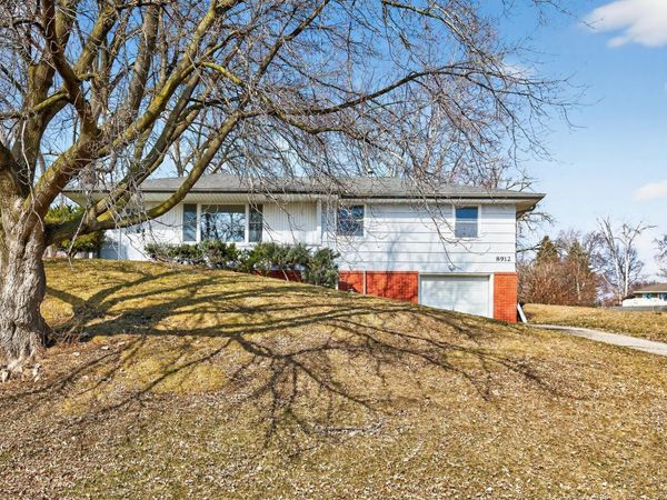 8912 Tretbaugh Drive , Bloomington, MN 55431