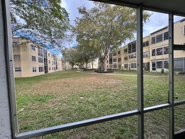 351 Cambridge Road, Unit 104, Hollywood, FL 33024 Photo