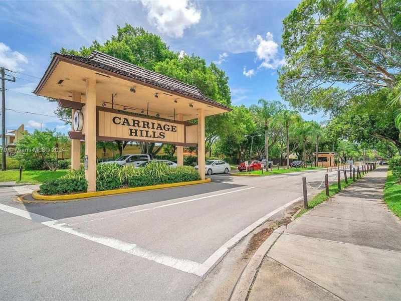 351 Cambridge Road, Unit 104, Hollywood, FL 33024 Photo